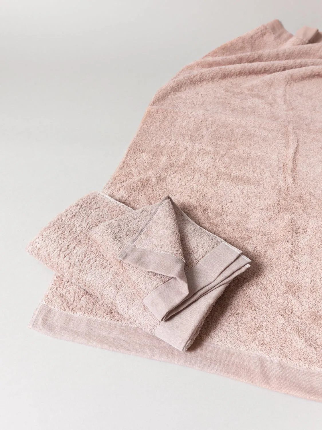 Primavera Towel, Smoky Pink