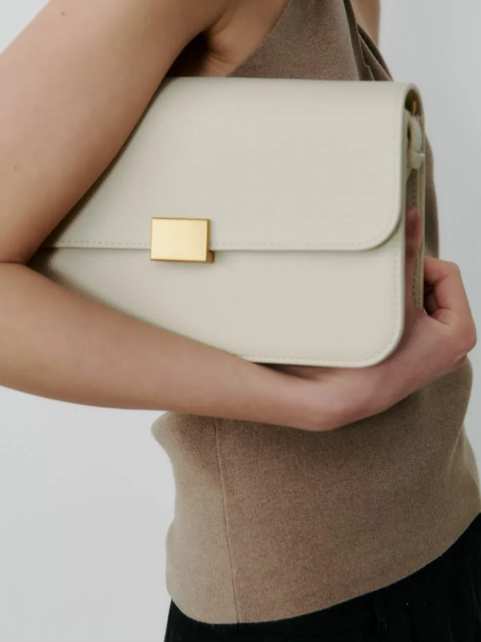 THE CLASSIC SHOULDER BAG - CREAM PEBBLE